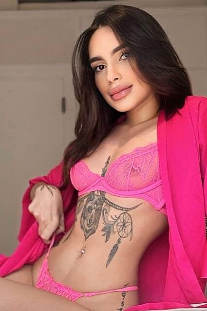 Krozi New Brunette Escort In London From Brazil Very Open Minded Naturally Busty